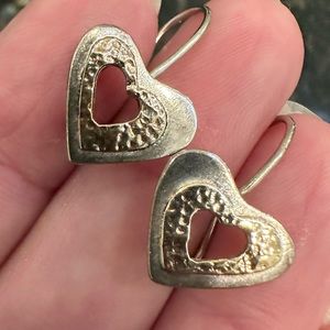 Sterling silver (925) heart earrings